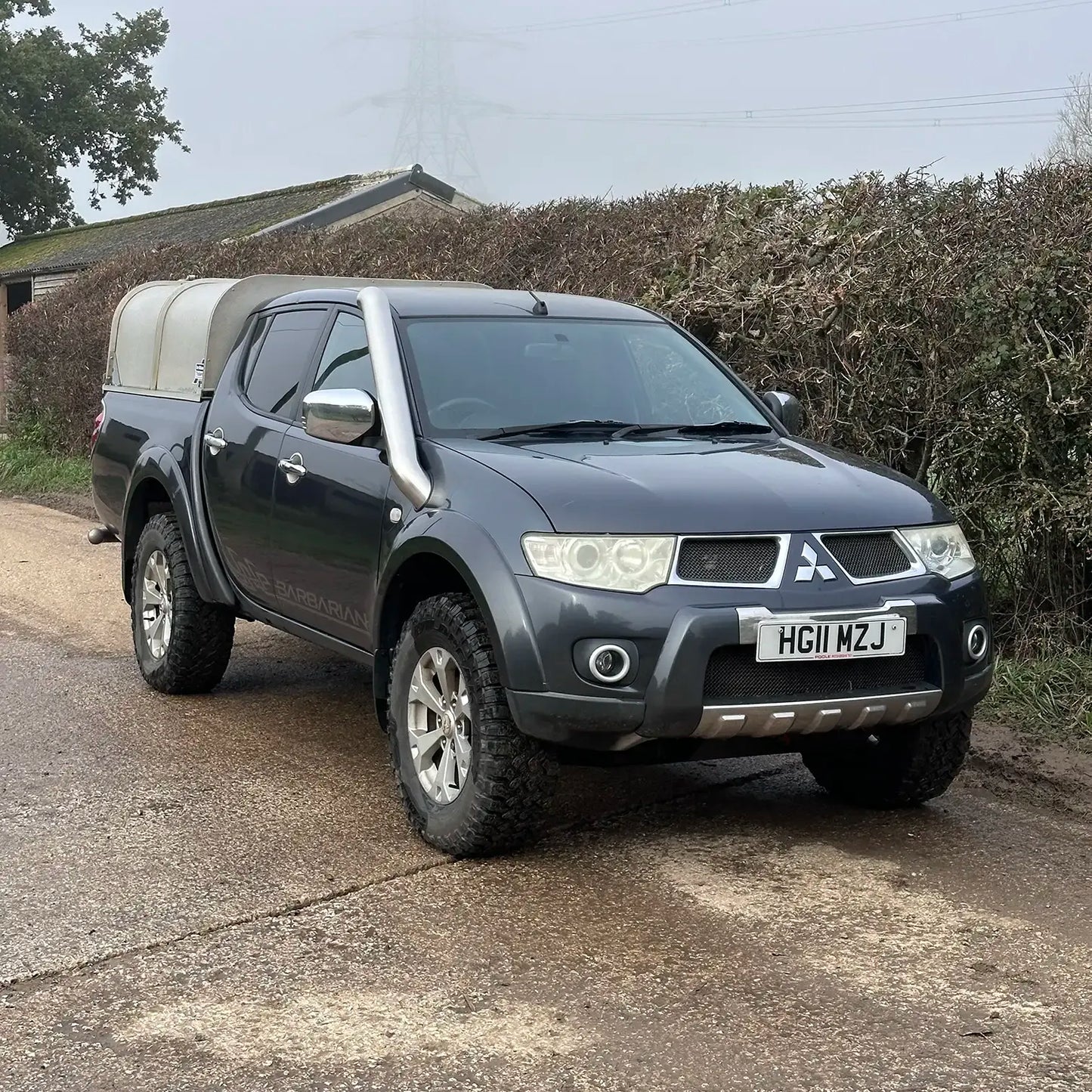 Handcrafted snorkel pipe with short entry design for Mitsubishi L200 4x4